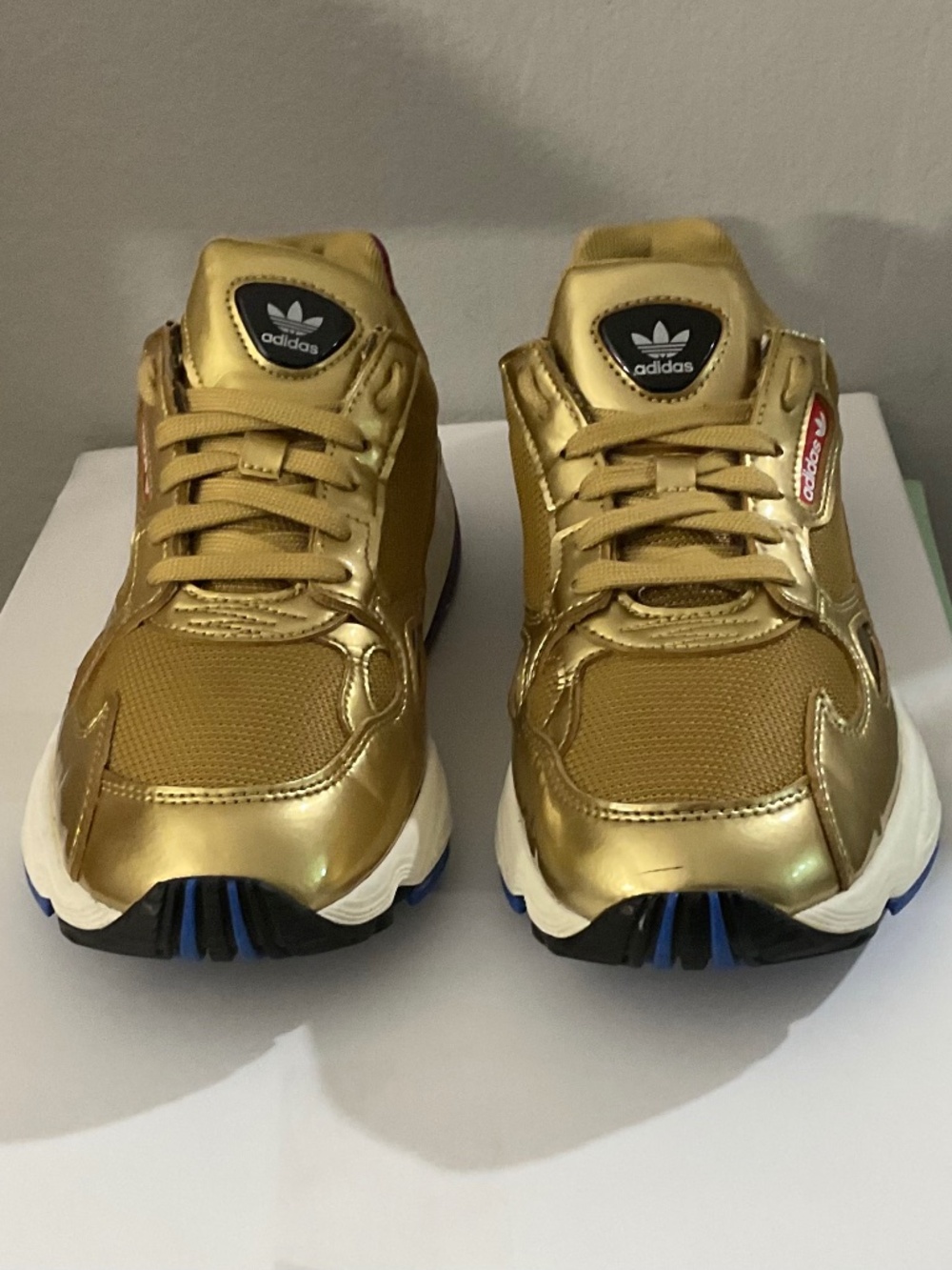 adidas Falcon Metallic Gold W.